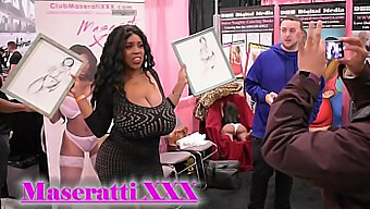 Experimenta La Impresionante Actuación De Duke En Exxxotica New Jersey Con Una Impresionante Mujer Zapatilla. ¡te Encantará!