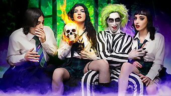 Foursome Fierbinte În Parodie Beetlejuice Xxx.