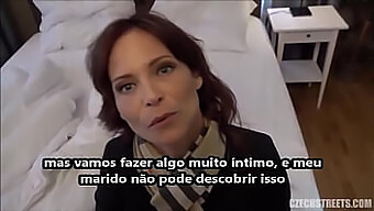 Syren De Mer Desfruta De Sexo Oral E Anal Com Um Parceiro Desconhecido