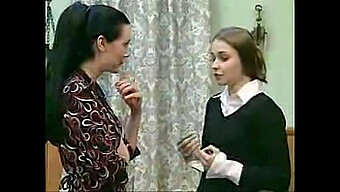 Întâlnirea Lesbiană Senzuală A Lui Misty Mundae Cu O Brunetă Frumoasă